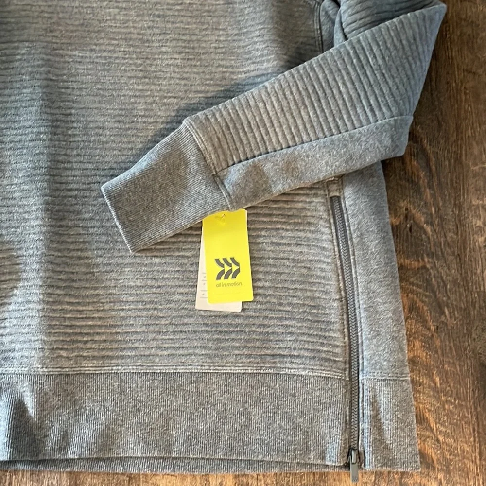 All In Motion quilted pullover - Picture 2 of 4